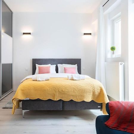 Design Triplex In The City Center With A Balcony Apartment Zagreb Exterior photo